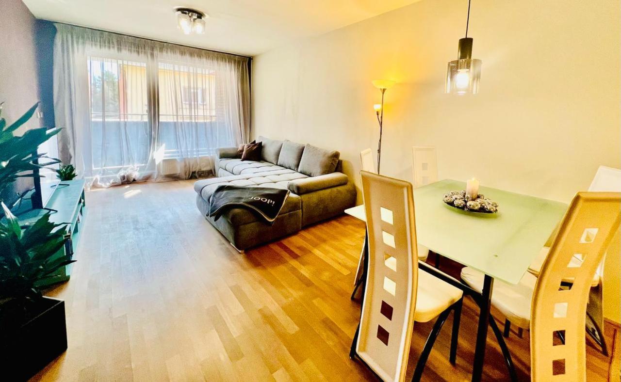 Luxury Apartment In Prague And Free Parking Exteriér fotografie