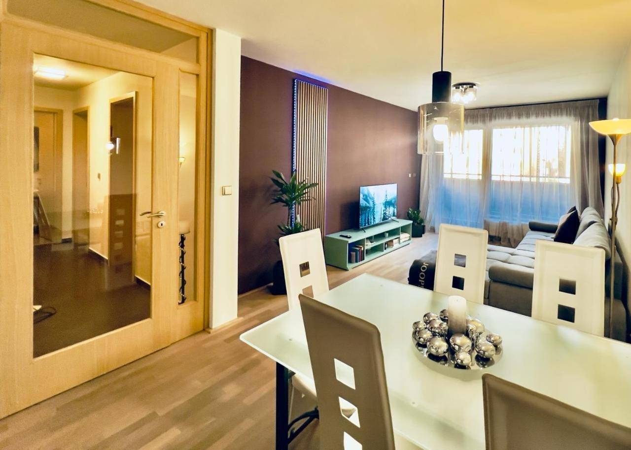 Luxury Apartment In Prague And Free Parking Exteriér fotografie