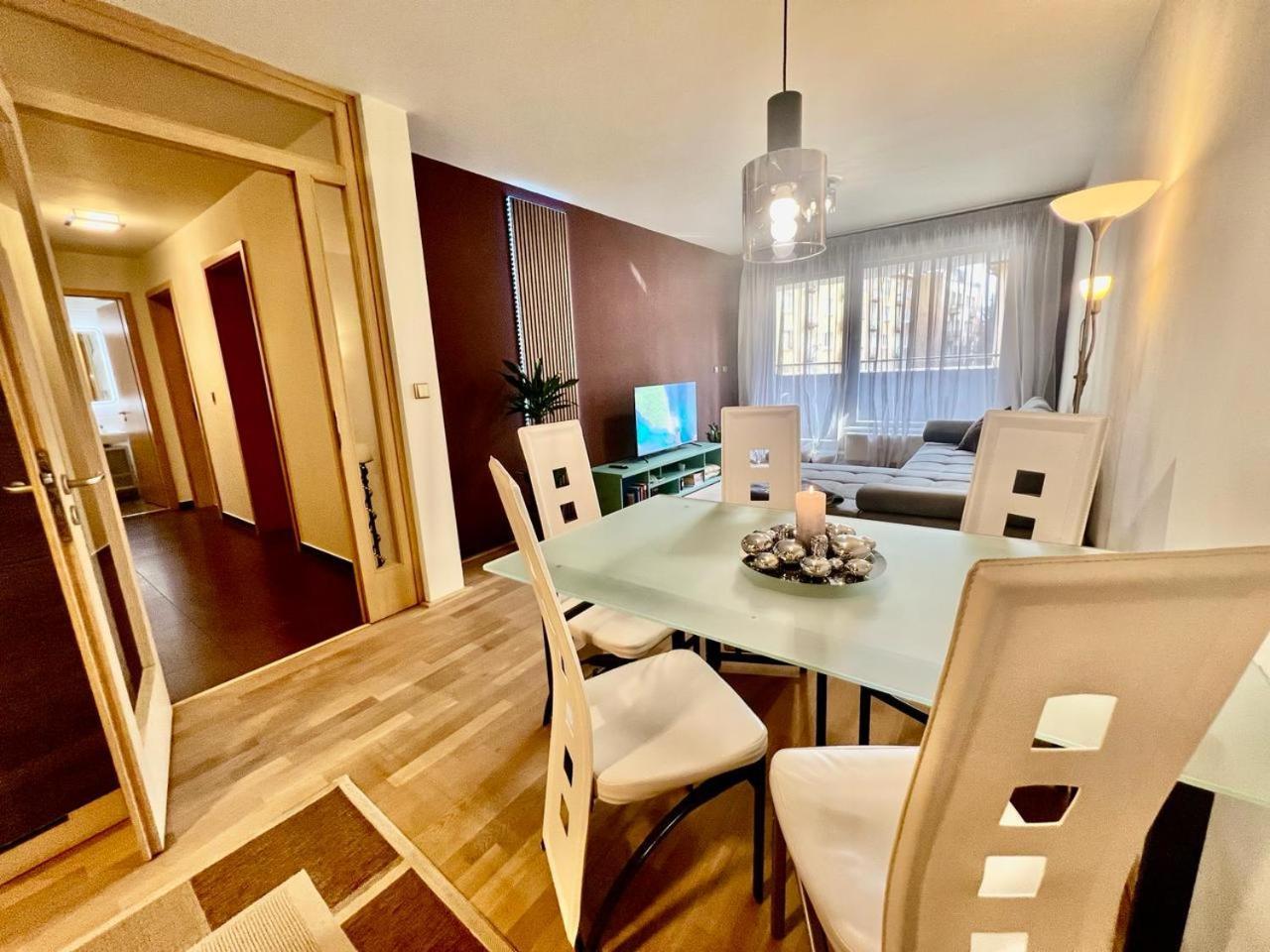 Luxury Apartment In Prague And Free Parking Exteriér fotografie